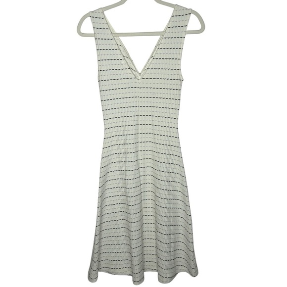 Chinti & Parker Knit Dotted V-Neck Sleeveless A-Line Dress - Picture 3 of 11